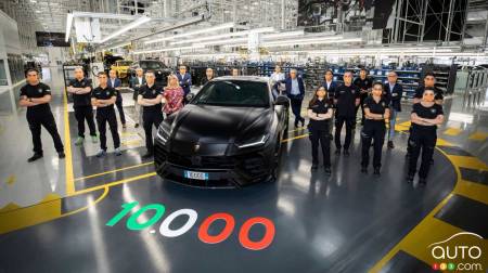 Lamborghini Builds its 10,000th Urus SUV